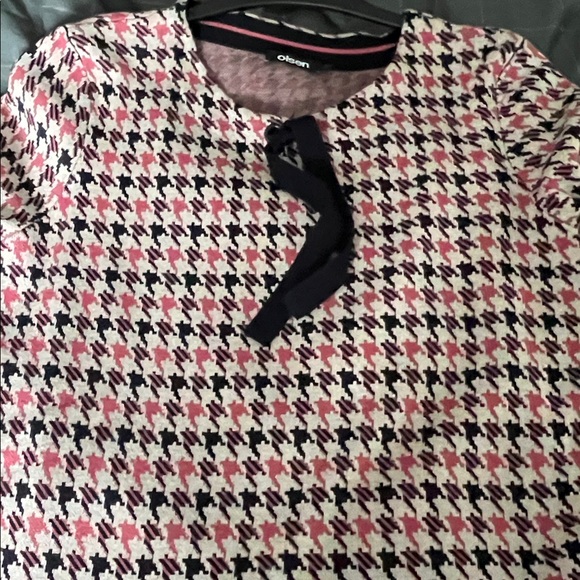Olsen Women's Houndstooth Pattern Sweater - Picture 5 of 5